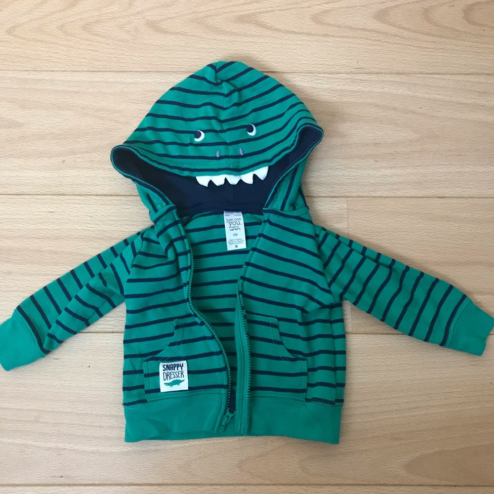 ☀️4 for $25☀️Carter’s 6 month snappy sweatshirt